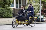 Amsterdam 9 mei 2012
Susan Visser met zoon op de fiets.
Peter Smulders bv