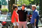 Amsterdam 25 mei 2012
Sven Kramer en zijn vriendin Naomi v As in gesprek met Jack Spijkerman op de cornelis schuytstraat.
Peter Smulders bv