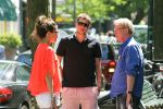 Amsterdam 25 mei 2012
Sven Kramer en zijn vriendin Naomi v As in gesprek met Jack Spijkerman op de cornelis schuytstraat.
Peter Smulders bv