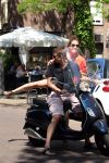 Amsterdam 25 mei 2012
Sven Kramer en zijn vriendin Naomi v As op de vespa scooter op de cornelis schuytstraat.
Peter Smulders bv