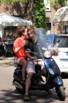 Amsterdam 25 mei 2012
Sven Kramer en zijn vriendin Naomi v As op de vespa scooter op de cornelis schuytstraat.
Peter Smulders bv