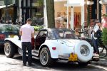 Amsterdam 25 mei 2012
Sylvana Simons met vriend Ronald Kahn in een Clenet. Van deze auto zijn er maar 250 gemaakt.
Peter Smulders bv