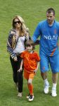Lausanne, 17 en 18 Augustus 2012
Sylvie v d Vaart samen met de dames van het Nederlands elftal, Rafael v d Vaart en hun zoontje Damian v d Vaart
Foto Peter Smulders BV