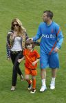 Lausanne, 17 en 18 Augustus 2012
Sylvie v d Vaart samen met de dames van het Nederlands elftal, Rafael v d Vaart en hun zoontje Damian v d Vaart
Foto Peter Smulders BV