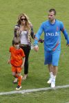 Lausanne, 17 en 18 Augustus 2012
Sylvie v d Vaart samen met de dames van het Nederlands elftal, Rafael v d Vaart en hun zoontje Damian v d Vaart
Foto Peter Smulders BV