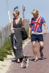 Zandvoort 24 mei 2012
Thomas Berge betrapt met zijn nieuwe vriendin Hollywood vrouw Myrthe Mylius
op het strand van Zandvoort.
Peter Smulders bv