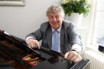 Breda 5 juni 2012
Presentatie Cook acadamy van Princess met Joop Braakhekke Geert Hoes Hind en Aad Ouborg. Tony Eyk
Peter Smulders bv