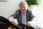 Breda 5 juni 2012
Presentatie Cook acadamy van Princess met Joop Braakhekke Geert Hoes Hind en Aad Ouborg. Tony Eyk
Peter Smulders bv