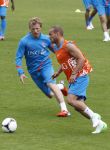 Lausanne, 17 en 18 Augustus 2012
Yolanthe Sneijder-Cabau samen met de dames van het Nederlands elftal, Wesley Sneijder en Jessey Sneijder
Foto Peter Smulders BV