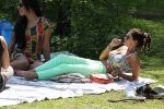 Amsterdam 23 mei 2012
Yolanthe Sneijder Cabau v Kasbergen met oa Lauretta Gerards en andere vrienden in het vondelpark.
Peter Smulders bv