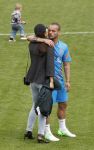 Lausanne, 17 en 18 Augustus 2012
Yolanthe Sneijder-Cabau samen met de dames van het Nederlands elftal, Wesley Sneijder en Jessey Sneijder
Foto Peter Smulders BV