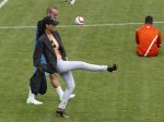 Lausanne, 17 en 18 Augustus 2012
Yolanthe Sneijder-Cabau samen met de dames van het Nederlands elftal, Wesley Sneijder en Jessey Sneijder
Foto Peter Smulders BV