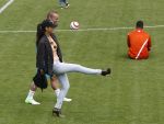 Lausanne, 17 en 18 Augustus 2012
Yolanthe Sneijder-Cabau samen met de dames van het Nederlands elftal, Wesley Sneijder en Jessey Sneijder
Foto Peter Smulders BV
