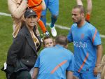 Lausanne, 17 en 18 Augustus 2012
Yolanthe Sneijder-Cabau samen met de dames van het Nederlands elftal, Wesley Sneijder en Jessey Sneijder
Foto Peter Smulders BV