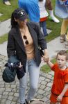 Lausanne, 17 en 18 Augustus 2012
Yolanthe Sneijder-Cabau samen met de dames van het Nederlands elftal, Wesley Sneijder en Jessey Sneijder
Foto Peter Smulders BV