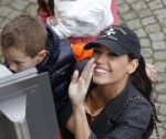 Lausanne, 17 en 18 Augustus 2012
Yolanthe Sneijder-Cabau samen met de dames van het Nederlands elftal, Wesley Sneijder en Jessey Sneijder
Foto Peter Smulders BV