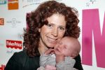 Amsterdam 30 mei 2013
Mom's moment in het Hilton Tree hotel. barbara Barend met baby en vriendin
Peter Smulders bv