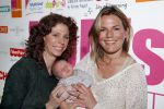 Amsterdam 30 mei 2013
Mom's moment in het Hilton Tree hotel. barbara Barend met baby en vriendin
Peter Smulders bv