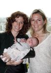 Amsterdam 30 mei 2013
Mom's moment in het Hilton Tree hotel. barbara Barend met baby en vriendin
Peter Smulders bv