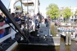 Amsterdam 7 juni 2013
Presentatie boek handboek voor vader van Beau v Erven Dorens. Hij springt samen met zijn zoons van de magere brug af in de amstel.
Peter Smulders bv