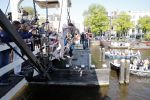 Amsterdam 7 juni 2013
Presentatie boek handboek voor vader van Beau v Erven Dorens. Hij springt samen met zijn zoons van de magere brug af in de amstel.
Peter Smulders bv