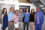 Amsterdam 18 juni 2013
Cast presentatie Wim Sonneveld de musical in carre met in de hoofdrollen Tony Neef en Mariska v Kolck. De foto toont de complete cast v.l.n.r. Sandra Jonkman, Jan Elbertse, Mariska van Kolck, Tony Neef, Thomas Cammaert en Cindy Bell samen met Hans van der Woude
Peter Smulders bv