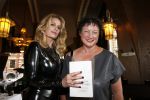 Amsterdam 13 juni 2013
Presentatie nieuwe boek van Claudia Schoemacher in hotel l Americain. Wilma Nanninga met dildo
Peter Smulders bv
