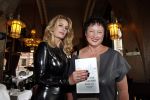 Amsterdam 13 juni 2013
Presentatie nieuwe boek van Claudia Schoemacher in hotel l Americain. Wilma Nanninga met dildo
Peter Smulders bv