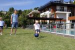 Istanbul 20 mei 2013
Op bezoek thuis bij Dirk Kuyt en zijn vrouw Gertrude en hun kinderen.
Dirk speelt bij Fenerbache en woont in een prachtig huis op een bewaakt compound.
Peter Smulders bv