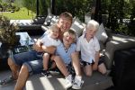 Istanbul 20 mei 2013
Op bezoek thuis bij Dirk Kuyt en zijn vrouw Gertrude en hun kinderen.
Dirk speelt bij Fenerbache en woont in een prachtig huis op een bewaakt compound.
Peter Smulders bv