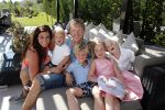 Istanbul 20 mei 2013
Op bezoek thuis bij Dirk Kuyt en zijn vrouw Gertrude en hun kinderen.
Dirk speelt bij Fenerbache en woont in een prachtig huis op een bewaakt compound.
Peter Smulders bv