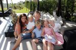 Istanbul 20 mei 2013
Op bezoek thuis bij Dirk Kuyt en zijn vrouw Gertrude en hun kinderen.
Dirk speelt bij Fenerbache en woont in een prachtig huis op een bewaakt compound.
Peter Smulders bv