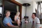 Istanbul 20 mei 2013
Op bezoek thuis bij Dirk Kuyt en zijn vrouw Gertrude en hun kinderen.
Dirk speelt bij Fenerbache en woont in een prachtig huis op een bewaakt compound.
Peter Smulders bv