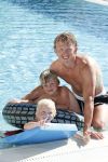 Istanbul 20 mei 2013
Op bezoek thuis bij Dirk Kuyt en zijn vrouw Gertrude en hun kinderen.
Dirk speelt bij Fenerbache en woont in een prachtig huis op een bewaakt compound.
Peter Smulders bv