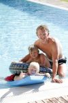 Istanbul 20 mei 2013
Op bezoek thuis bij Dirk Kuyt en zijn vrouw Gertrude en hun kinderen.
Dirk speelt bij Fenerbache en woont in een prachtig huis op een bewaakt compound.
Peter Smulders bv