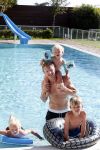 Istanbul 20 mei 2013
Op bezoek thuis bij Dirk Kuyt en zijn vrouw Gertrude en hun kinderen.
Dirk speelt bij Fenerbache en woont in een prachtig huis op een bewaakt compound.
Peter Smulders bv