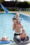 Istanbul 20 mei 2013
Op bezoek thuis bij Dirk Kuyt en zijn vrouw Gertrude en hun kinderen.
Dirk speelt bij Fenerbache en woont in een prachtig huis op een bewaakt compound.
Peter Smulders bv