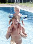 Istanbul 20 mei 2013
Op bezoek thuis bij Dirk Kuyt en zijn vrouw Gertrude en hun kinderen.
Dirk speelt bij Fenerbache en woont in een prachtig huis op een bewaakt compound.
Peter Smulders bv