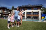 Istanbul 20 mei 2013
Op bezoek thuis bij Dirk Kuyt en zijn vrouw Gertrude Kuyt en hun kinderen.
Dirk speelt bij Fenerbache en woont in een prachtig huis op een bewaakt compound.
Peter Smulders bv