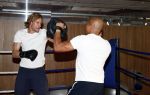 Amsterdam 13 juni 2013
Dirk Taat aan het trainen met personal trainer Oswin Beingsick bij sportcity.
Peter Smulders bv