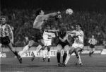 Eindhoven, 8 Februari 1989
2e Wedstrijd tussen PSV-KV Mechelen, eindstand 1-0
Edward Linskens en Michel Peudhomme
Foto Peter Smulders BV