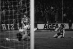 Mechelen, 1 Februari 1989
1e Wedstrijd Supercup tussen KV Mechelen-PSV, eindstand 3-0
Eric Gerets en Michel Preudhomme
Foto Peter Smulders BV