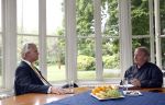Den Haag 19 juni 2013
Karel Hille interviewt Geert Wilders bij daar waar Karel woont.
Peter Smulders bv