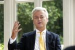 Den Haag 19 juni 2013
Karel Hille interviewt Geert Wilders bij daar waar Karel woont.
Peter Smulders bv