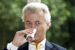 Den Haag 19 juni 2013
Karel Hille interviewt Geert Wilders bij daar waar Karel woont.
Peter Smulders bv