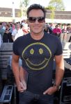 Purmerend 4 juni 2013
Tros Muziekfeest en sterren.nl awards op de markt in Purmerend. Gerard Joling
Peter Smulders bv