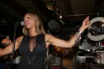 Den Bosch 21 juni 2013
Glennis Grace tijdens optreden met nieuwe tatoo voor haar zoon Anthony.
Peter Smulders bv