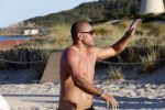 ibiza 14 juni 2013
Wesley en Rodney Sneijder aan het voetballen met Xelly en Rebecca Cabu v Kasbergen Gokhan Saki Reduan Diba en andere vrienden op het strand van Coco Beach.
Peter Smulders bv