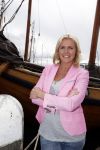 Volendam 23 mei 2013
Presentatie cd Tim Douwsma en Monique Smit in Old Dutch. Irene Moors reikt hem uit.
Peter Smulders bv