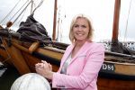 Volendam 23 mei 2013
Presentatie cd Tim Douwsma en Monique Smit in Old Dutch. Irene Moors reikt hem uit.
Peter Smulders bv